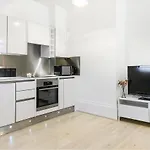 Georgian Luxury Style Property In Central Reading