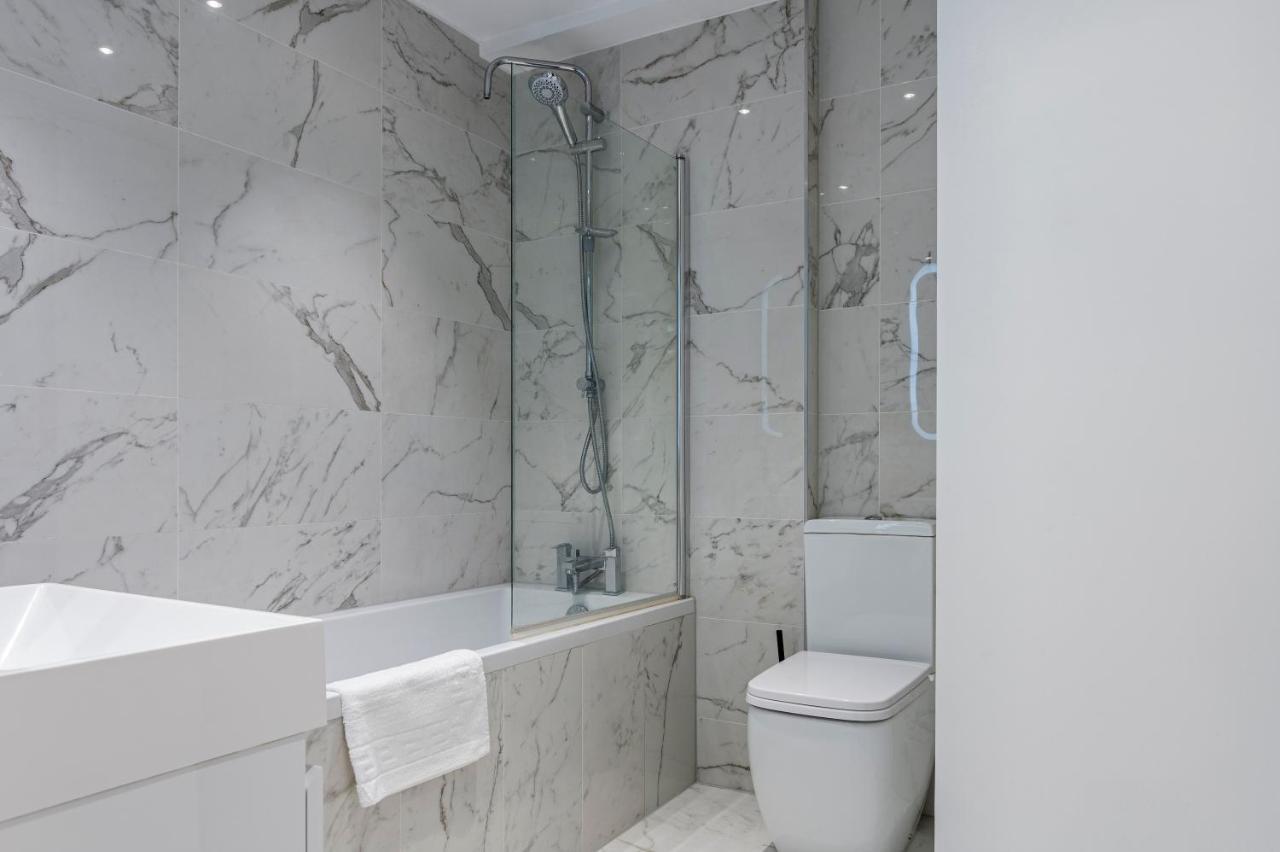 Apartment Georgian Luxury Style In Central Reading
